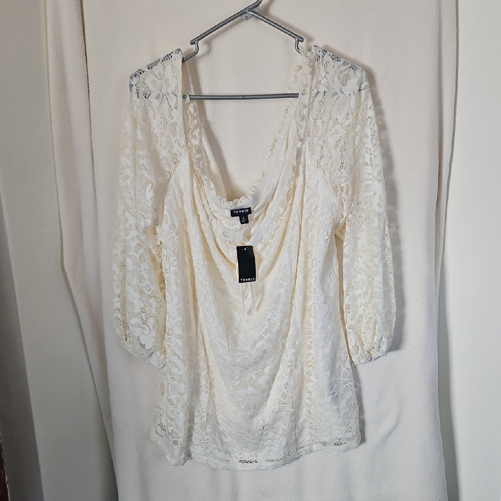 Elegant Cream Lace Top